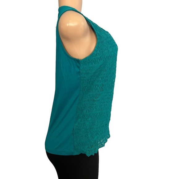 3/$30 🍂 Chicos Space Lace Tank in Tantalizing Teal - Picture 5 of 8